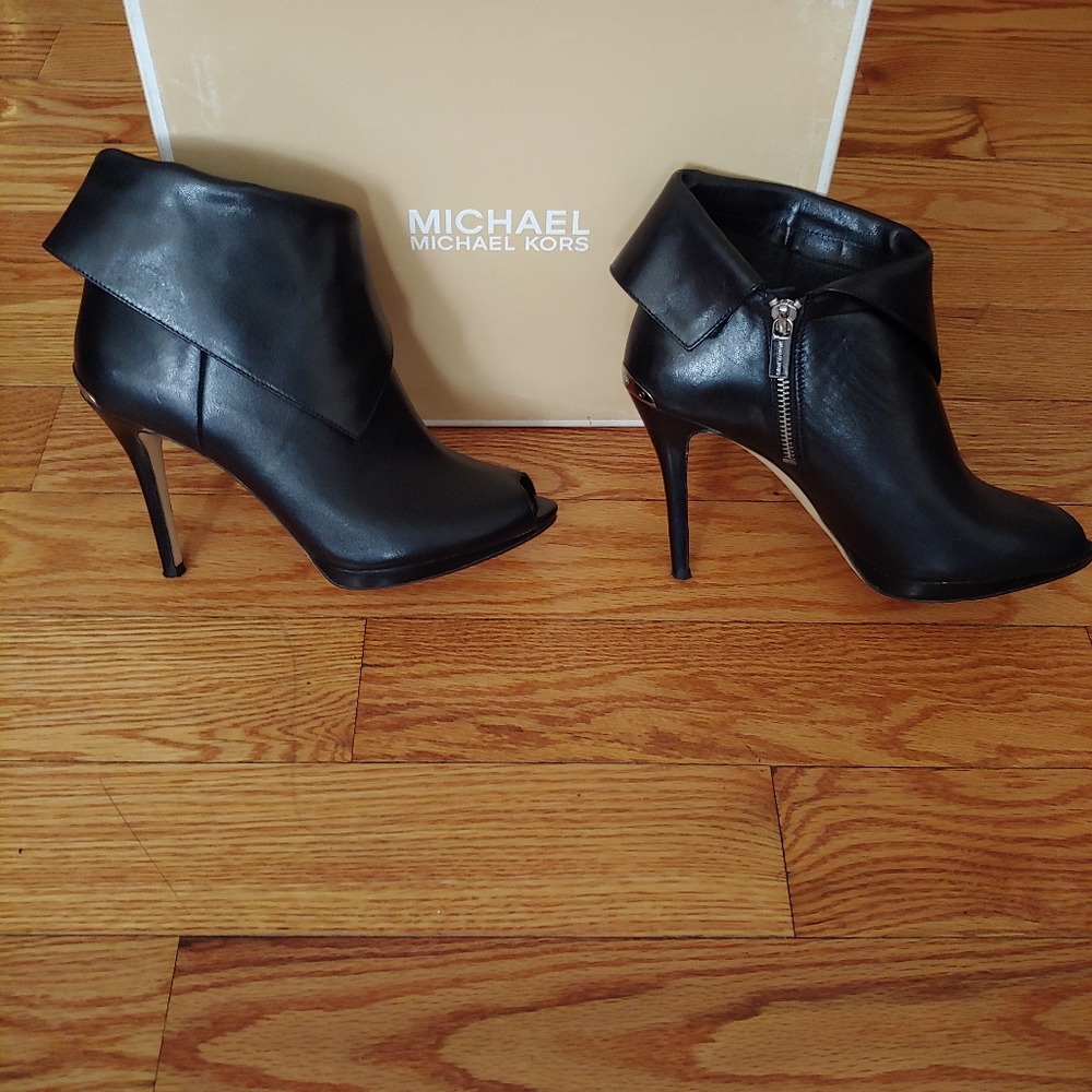 Michael Kors - Kendra Open-Toe Bootie